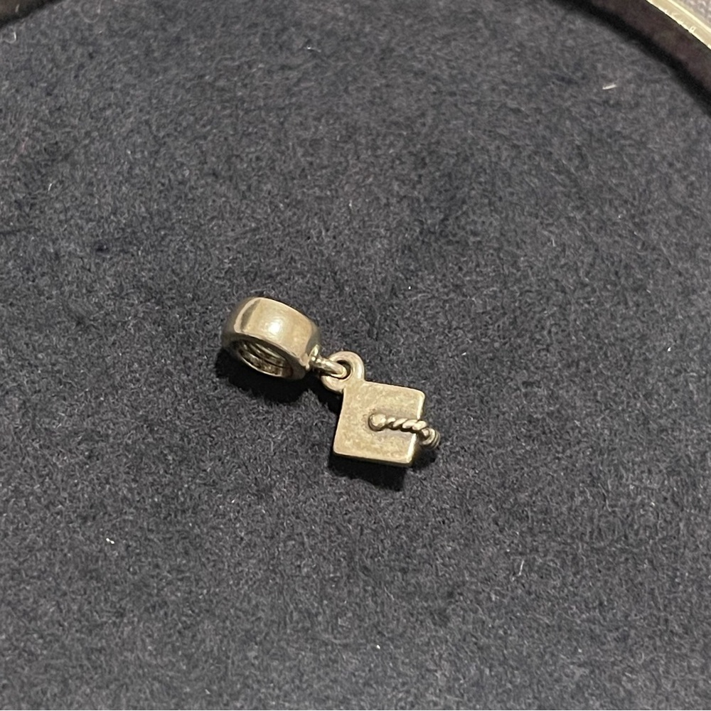 Pandora silver GRADUATION CAP Charm 790270